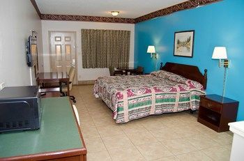 Texas Inn And Suites Citycenter At Utrgv Edinburg Exteriör bild
